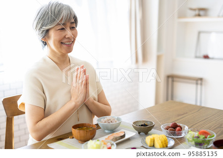 Couple meal scene Couple meal scene 95885135