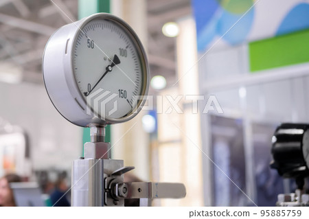 Glycerin pressure gauge for measuring fluid condition at plant, factory Glycerin pressure gauge for measuring fluid condition at plant, factory 95885759
