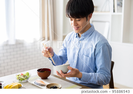 Male meal scene 95886543