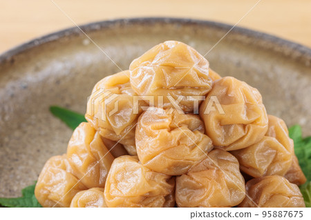 Umeboshi Kishu Minabe Small Umeboshi 95887675