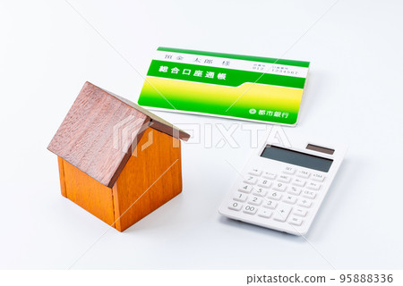 房屋模型、存摺和計算器(不動產、抵押、繼承的圖像) 房屋模型、存摺和計算器(不動產、抵押、繼承的圖像) 95888336