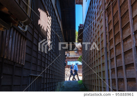 Back streets of Tsumago-juku 95888961