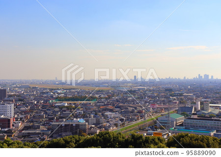Prefectural Nagoya Airport viewed from Komakiyama Castle (in the direction of Nagoya Station and Higashiyama Sky Tower) 95889090