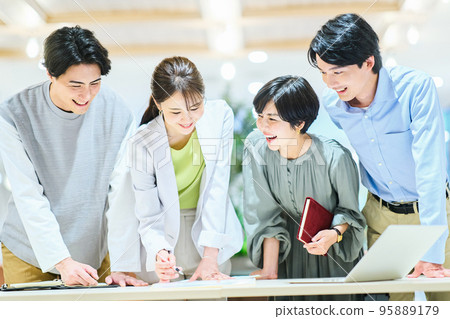 business young 95889179