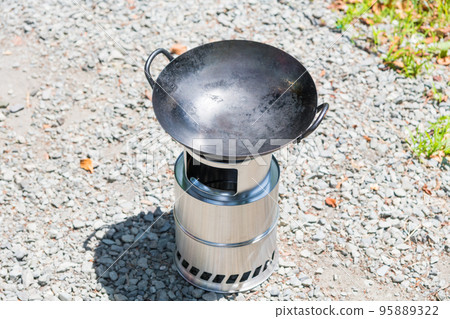 [Minimum solo camp at auto campsite, new bonfire stand] 95889322