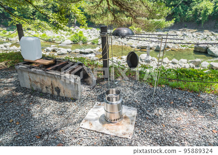 [Minimum solo camp at auto campsite, new bonfire stand] 95889324