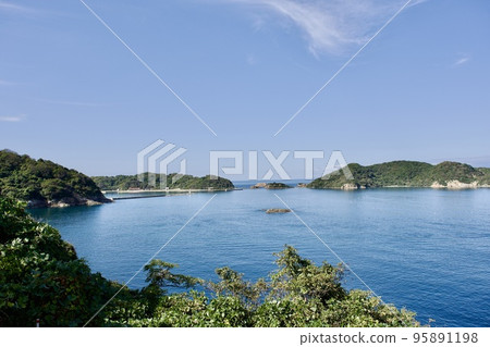 Shijunura, Shimane Peninsula in autumn, Mihonoseki-cho, Morokuki, Hoda scenery 95891198