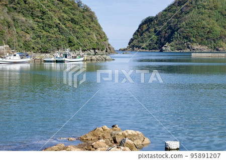 Shijunura, Shimane Peninsula in autumn, Mihonoseki-cho, Morokuki, Hoda scenery 95891207