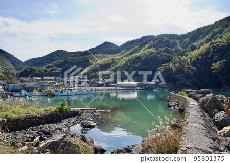 Shimane Peninsula Shijunura in Autumn Scenery of Mihonoseki-cho Morokuki 95891375
