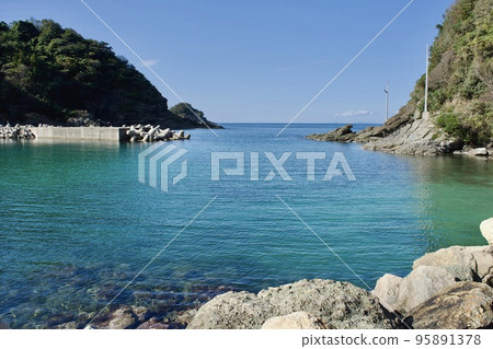 美保關町六木秋景中的島根半島四君浦 美保關町六木秋景中的島根半島四君浦 95891378