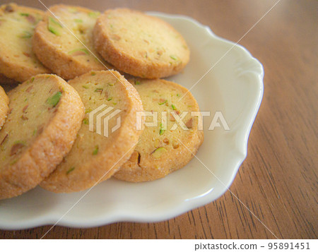 製作糖果冰盒餅乾 95891451