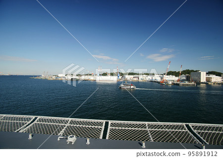 驅逐艦出雲駕駛艙的風景 驅逐艦出雲駕駛艙的風景 95891912