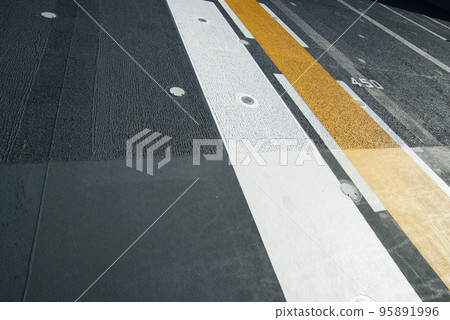 "International Fleet Review 2022" Destroyer Izumo flight deck 95891996