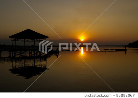 Sunset, Lake, Sunrise - Dawn, Sky, Dawn Sunset, Lake, Sunrise - Dawn, Sky, Dawn 95892067