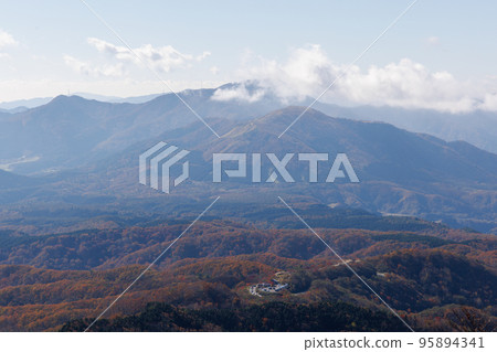 日本鳥取縣大山美麗的秋景 95894341