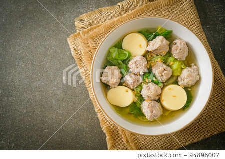 Clear Soup with Tofu and Minced Pork Clear Soup with Tofu and Minced Pork 95896007