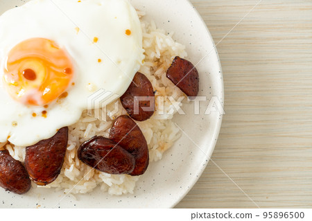 rice with fried egg and Chinese sausage 95896500