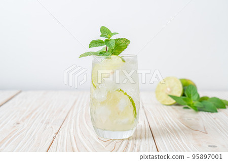 iced lime soda with mint 95897001