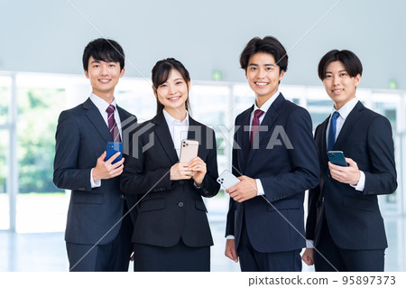 辦公室男女智能手機商務求職新員工 95897373