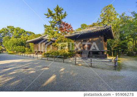 東招提寺佛經寶庫（奈良縣奈良市） 95906278