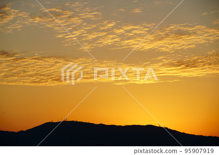 Mt. Ikoma, Nara, silhouette and light just after sunset Mt. Ikoma, Nara, silhouette and light just after sunset 95907919
