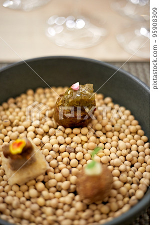 Beautiful and tasty food on a plate 95908309