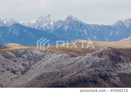 Yatsugatake seen from Venus Line Observatory Mitsumine Chaya in late autumn Yatsugatake seen from Venus Line Observatory Mitsumine Chaya in late autumn 95908518