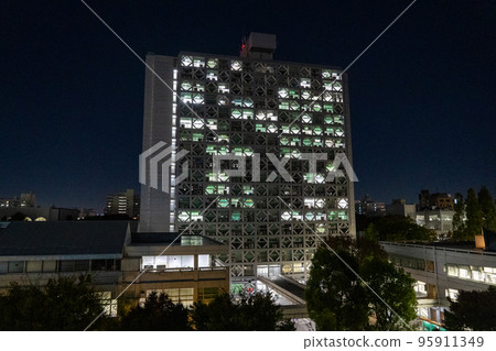 晚上的早稻田大學理工學部西早稻田校區 95911349