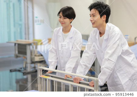 男女護士移動床1 男女護士移動床1 95913446