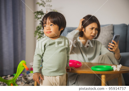 Childcare stress image Childcare stress image 95914737