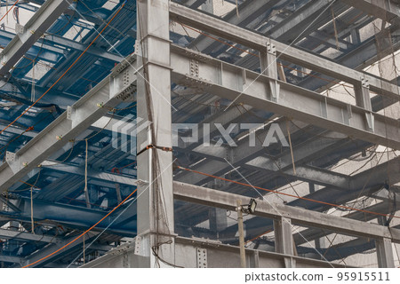鋼架結構 多層停車場鋼架安裝 95915511