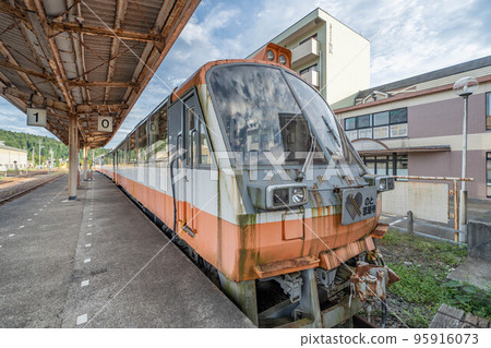 Noto Railway Nanao Line 95916073