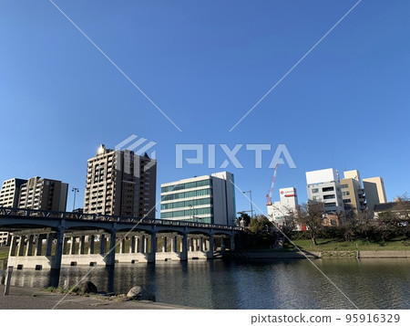 河床橋的風景 95916329