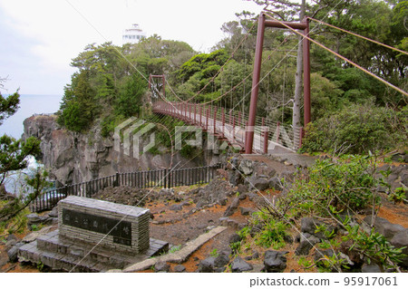 門脅吊橋和城崎海岸景觀/靜岡縣伊東市[伊豆半島地質公園/富士箱根伊豆國立公園] 95917061