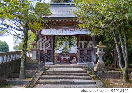 鳥取縣西白郡南部町天滿神社瑞神門天滿 鳥取縣西白郡南部町天滿神社瑞神門天滿 95918425