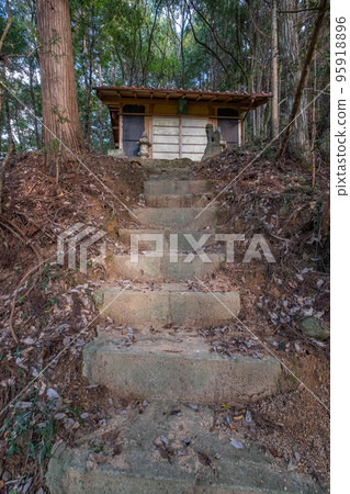Rakurakufuku Shrine Worship Hall, Nanbu-cho, Saihaku-gun, Tottori Prefecture Rakurakufuku Shrine Worship Hall, Nanbu-cho, Saihaku-gun, Tottori Prefecture 95918896
