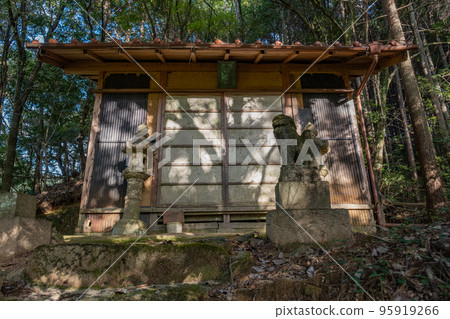Rakurakufuku Shrine Worship Hall, Nanbu-cho, Saihaku-gun, Tottori Prefecture Rakurakufuku Shrine Worship Hall, Nanbu-cho, Saihaku-gun, Tottori Prefecture 95919266