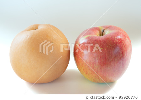Japanese pear variety “Niitaka” and apple variety “Shinano Sweet” 95920776