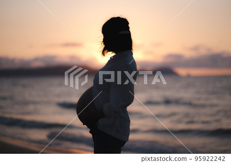 日落和孕婦 95922242