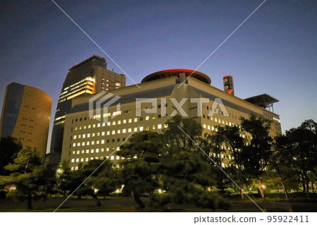 Stroll around Osaka Castle Morning-noon-evening-night Autumn clear sky Stroll around Osaka Castle Morning-noon-evening-night Autumn clear sky 95922411