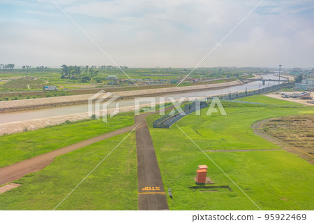 Sendai Airport runway view immediately after takeoff (Miyagi Prefecture) Sendai Airport runway view immediately after takeoff (Miyagi Prefecture) 95922469