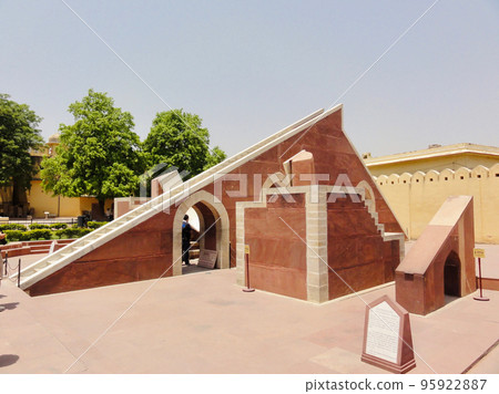 [India] Jantar Mantar Rag Samrat Yantra 95922887