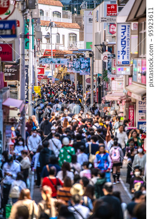 Tokyo cityscape in Japan Foreigners one after another...Waterfront measures are greatly relaxed...Harajuku and Takeshita Street are bustling before the corona disaster = October 23 95923611