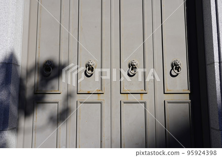 Former Daiichi Bank Yokohama Branch (Former Bank of Yokohama Head Office Annex) door 95924398