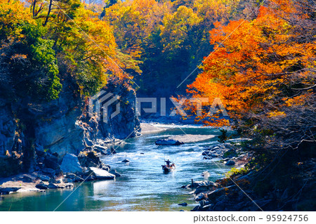 Nagatoro Valley (Autumn) 95924756