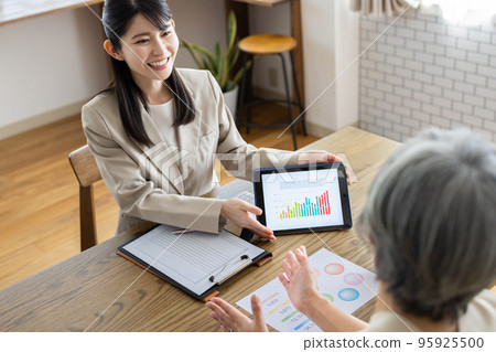 Business meetings Business negotiations 95925500