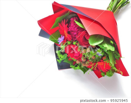 玫瑰和非洲菊插花 95925945