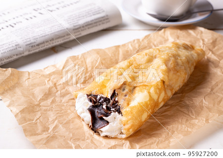 chocolate banana crepe 95927200