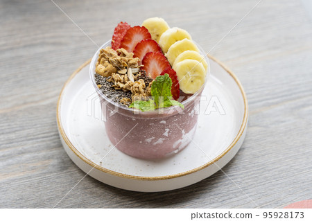 Acai Bowl 95928173