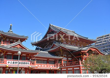 Osu Kannon in autumn 95928504